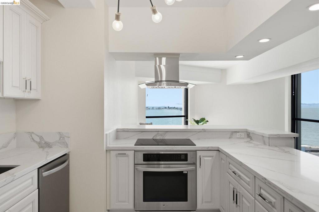6363 Christie Ave 606 Property Photo 14