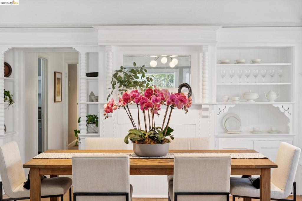 688 31st St Property Photo 17