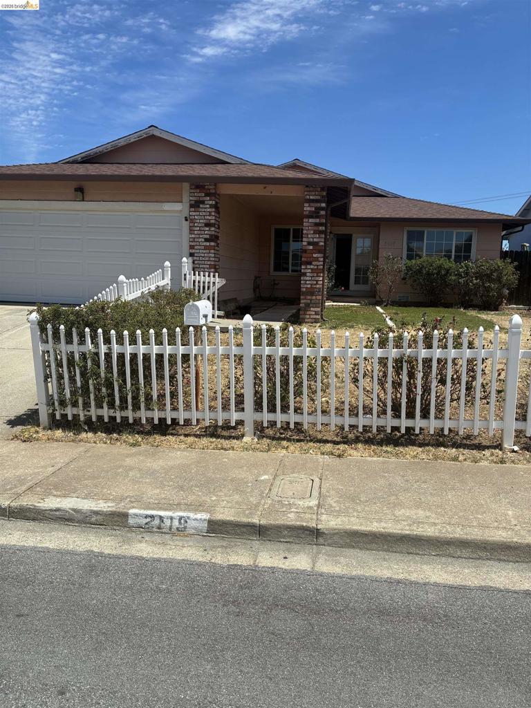 2119 Sugartree Dr Property Photo 2