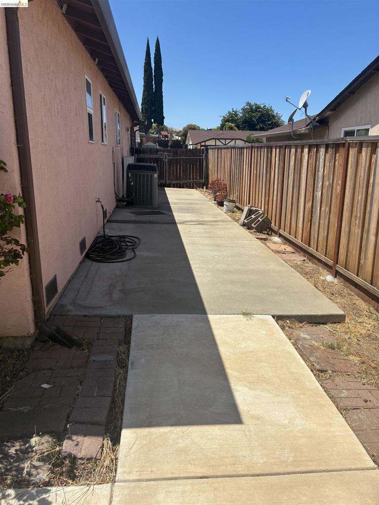 2119 Sugartree Dr Property Photo 18