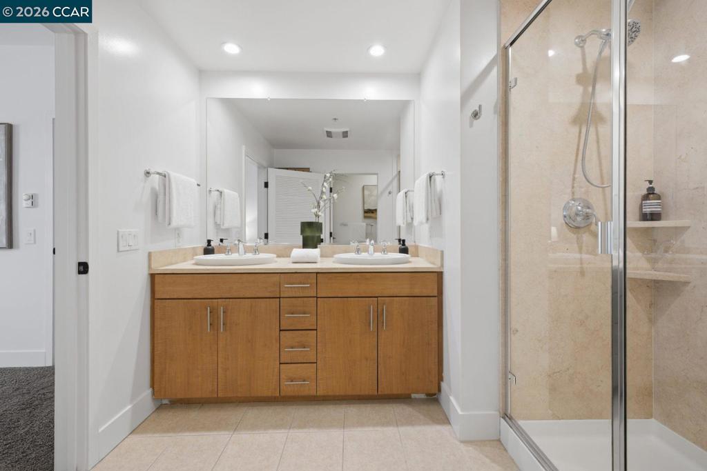 438 W Grand Ave 418 Property Photo 39