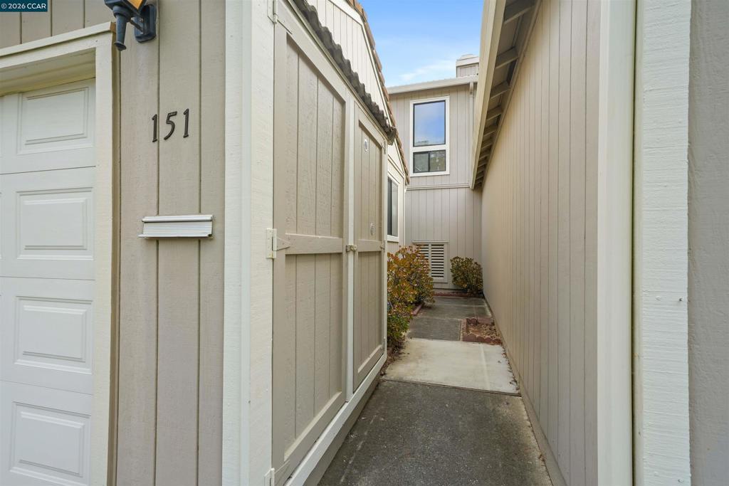 151 Terrace Ct Property Photo 3