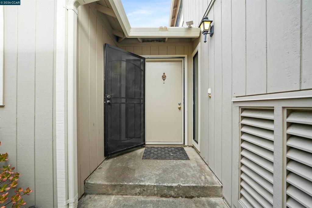 151 Terrace Ct Property Photo 4