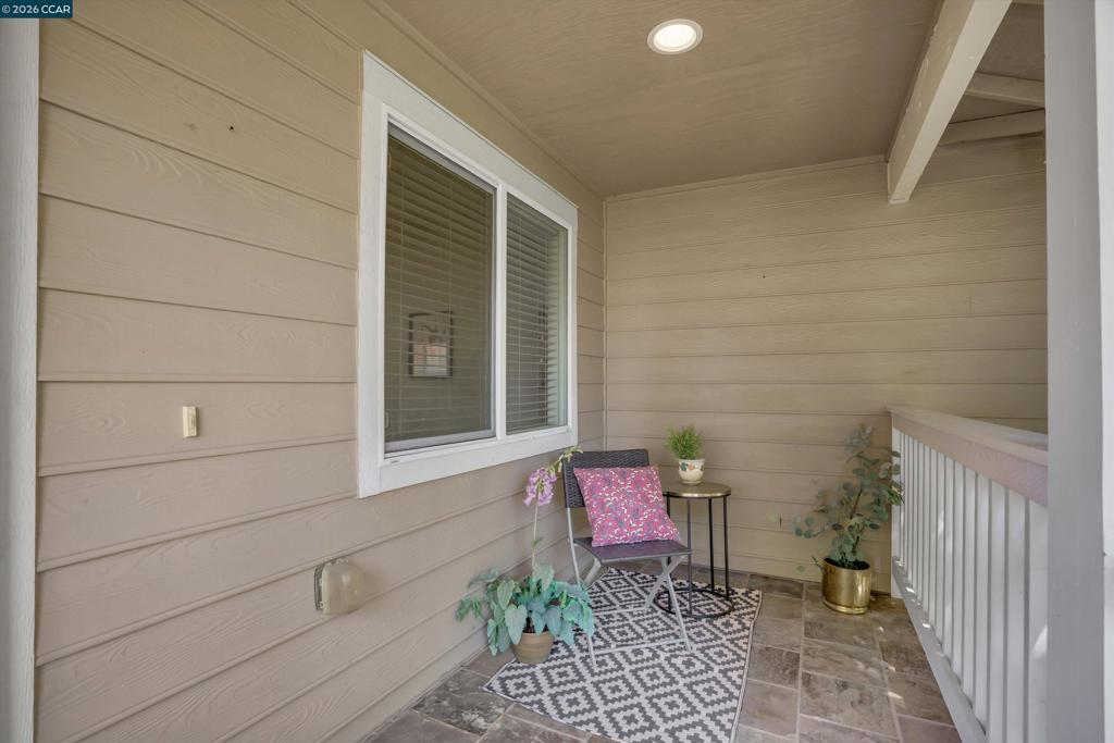 3190 Castro St Property Photo 4