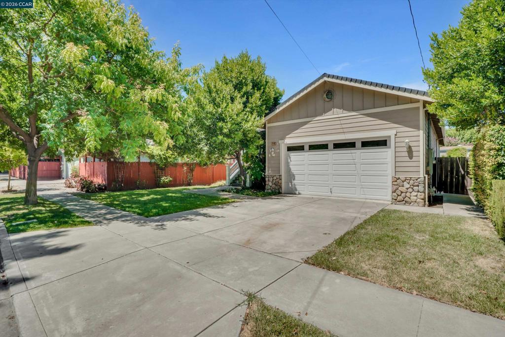 3190 Castro St Property Photo 31