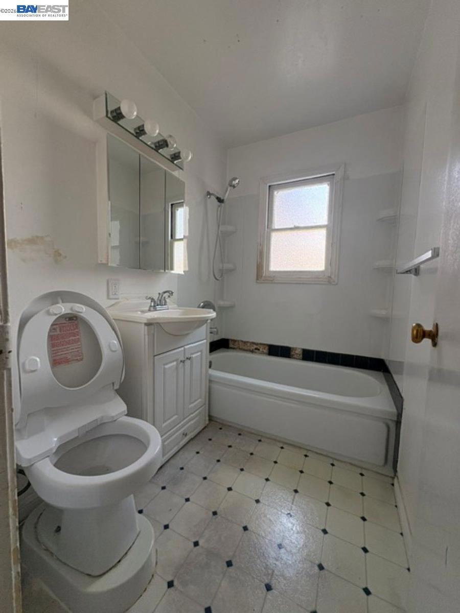 4131 Chaucer Drive Property Photo 13