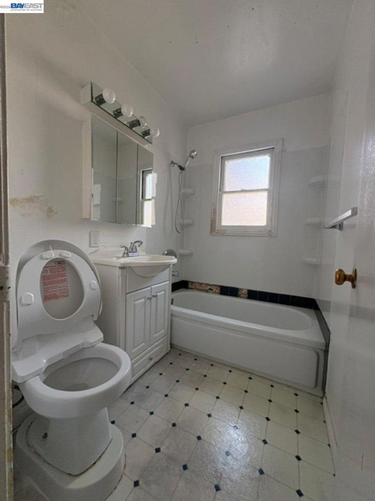 4131 Chaucer Drive Property Photo 14