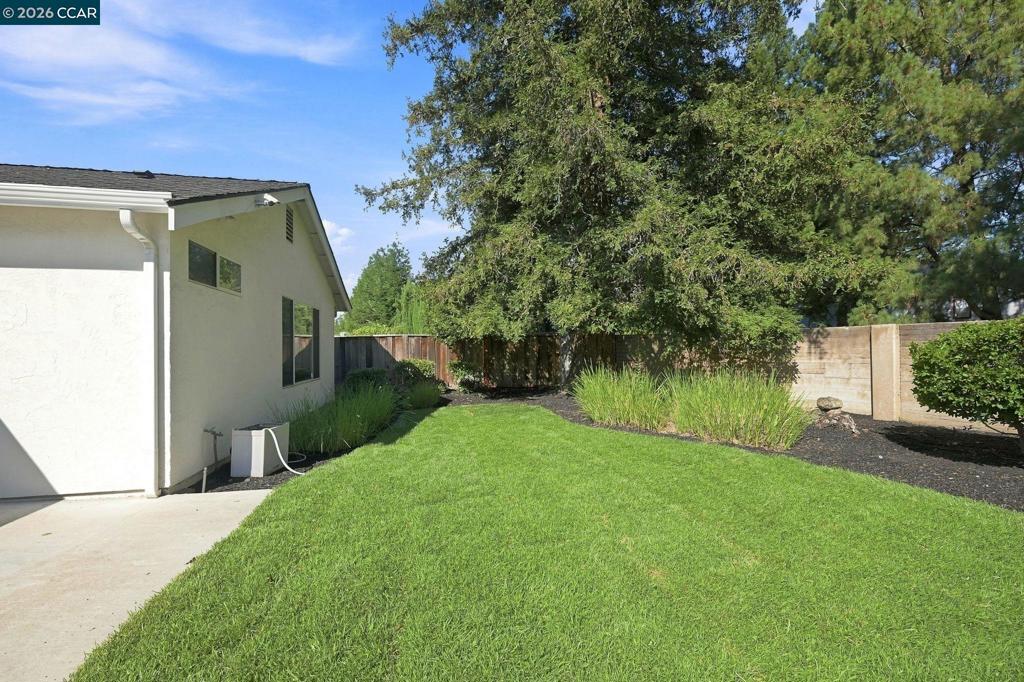 147 Summerset Court Property Photo 28