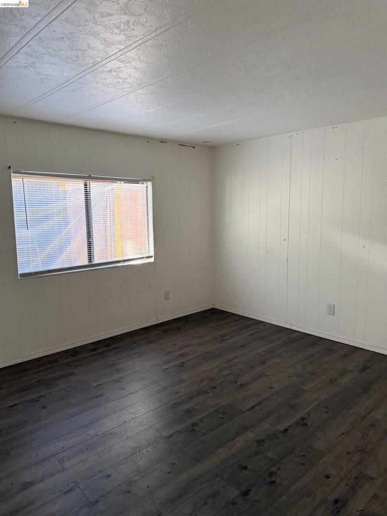 18438 Carter St Property Photo 5