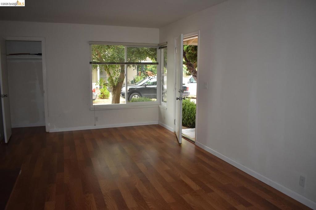915 Sherman Oaks Dr Property Photo 21