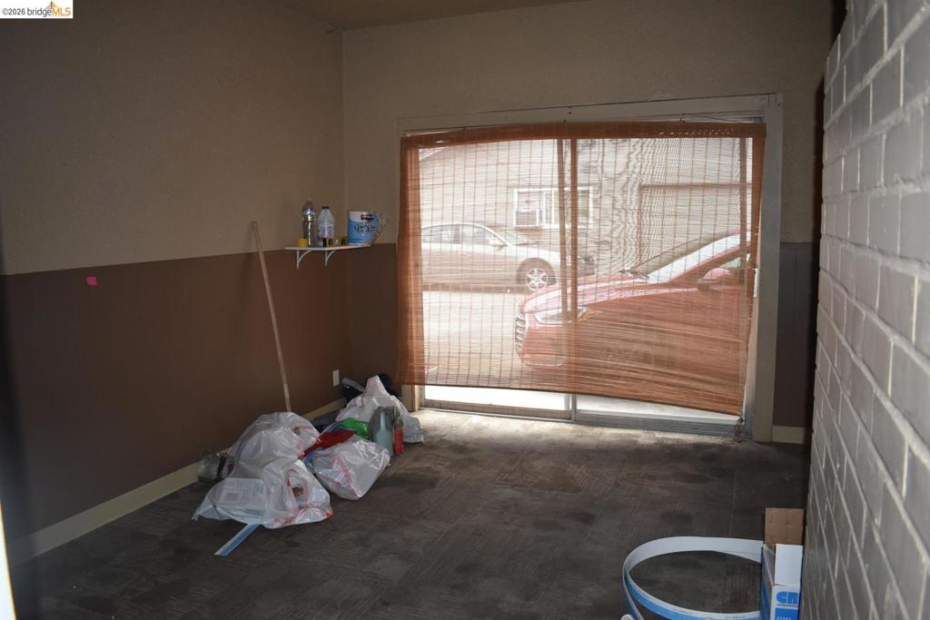 915 Sherman Oaks Dr Property Photo 25