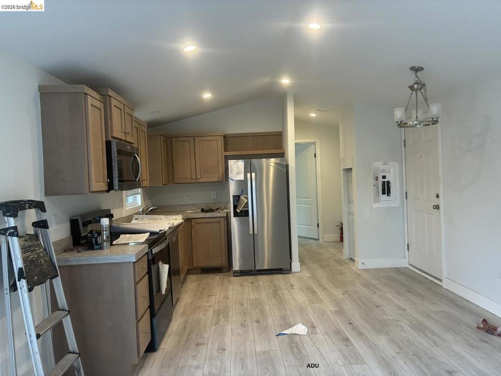 915 Sherman Oaks Dr Property Photo 30