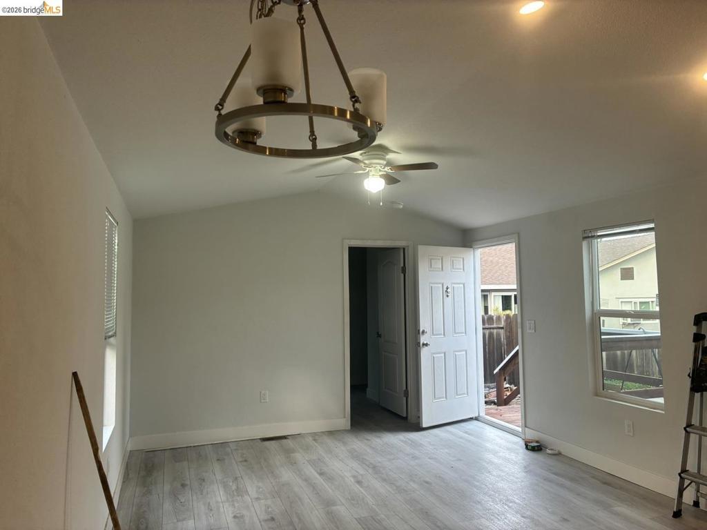 915 Sherman Oaks Dr Property Photo 31