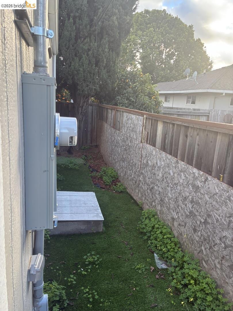 915 Sherman Oaks Dr Property Photo 45