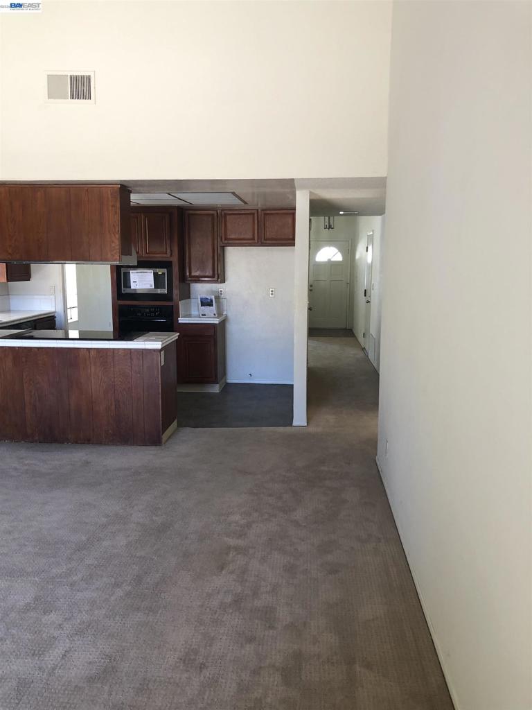 25 Pamplona Property Photo 11
