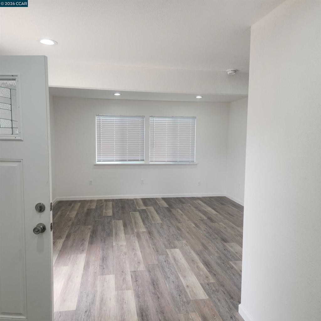 1744 4th St Property Photo 2