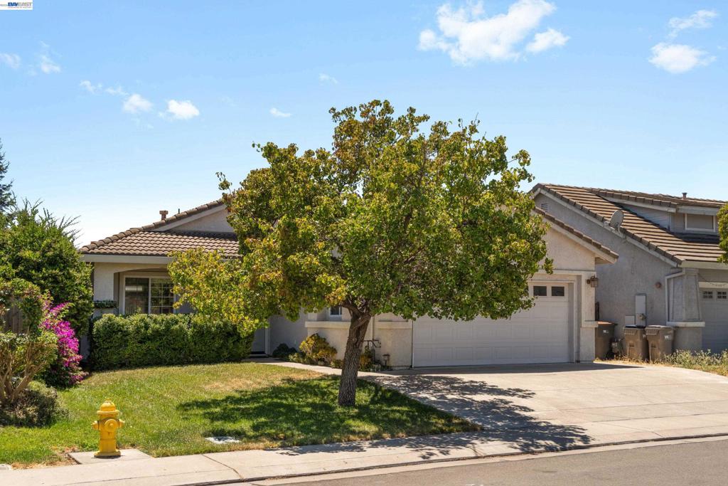 1966 Hecke Drive Property Photo 1