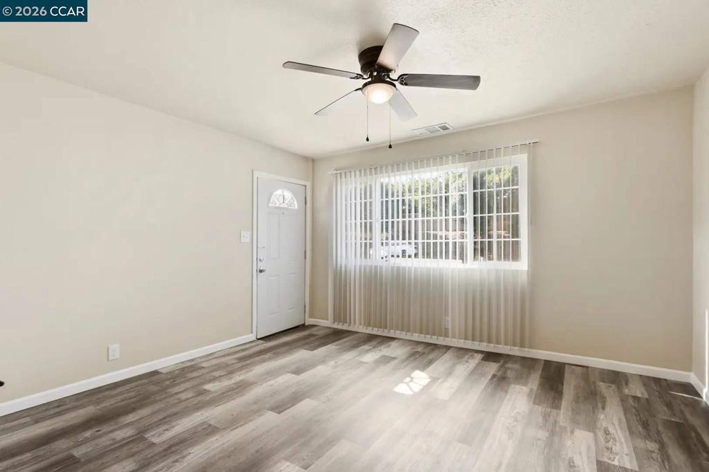 2225 E Myrtle St Property Photo 17