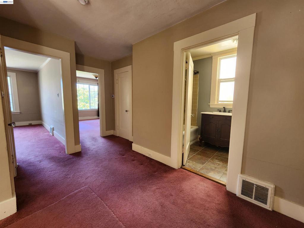 1470 25th Ave Property Photo 3