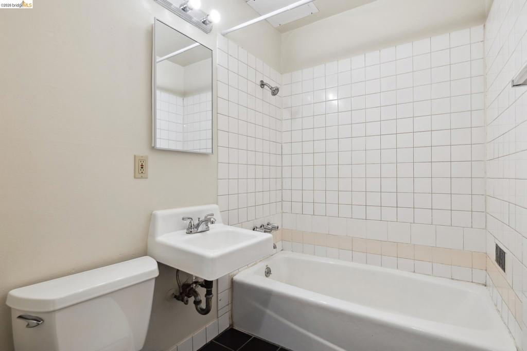1612 Parker St Property Photo 13