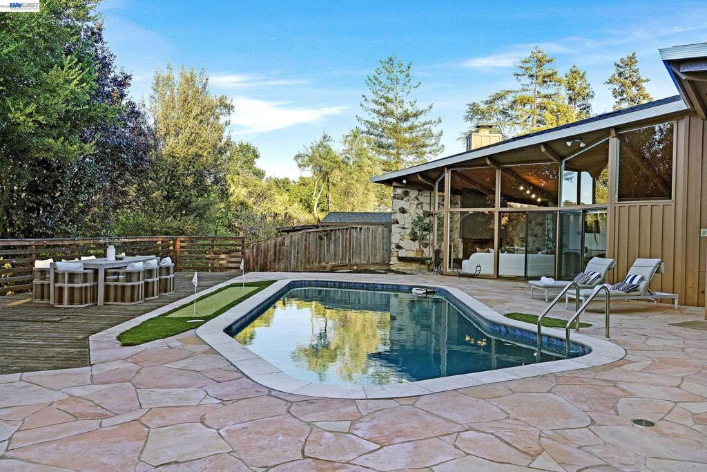 18009 Laird Ct Property Photo 49