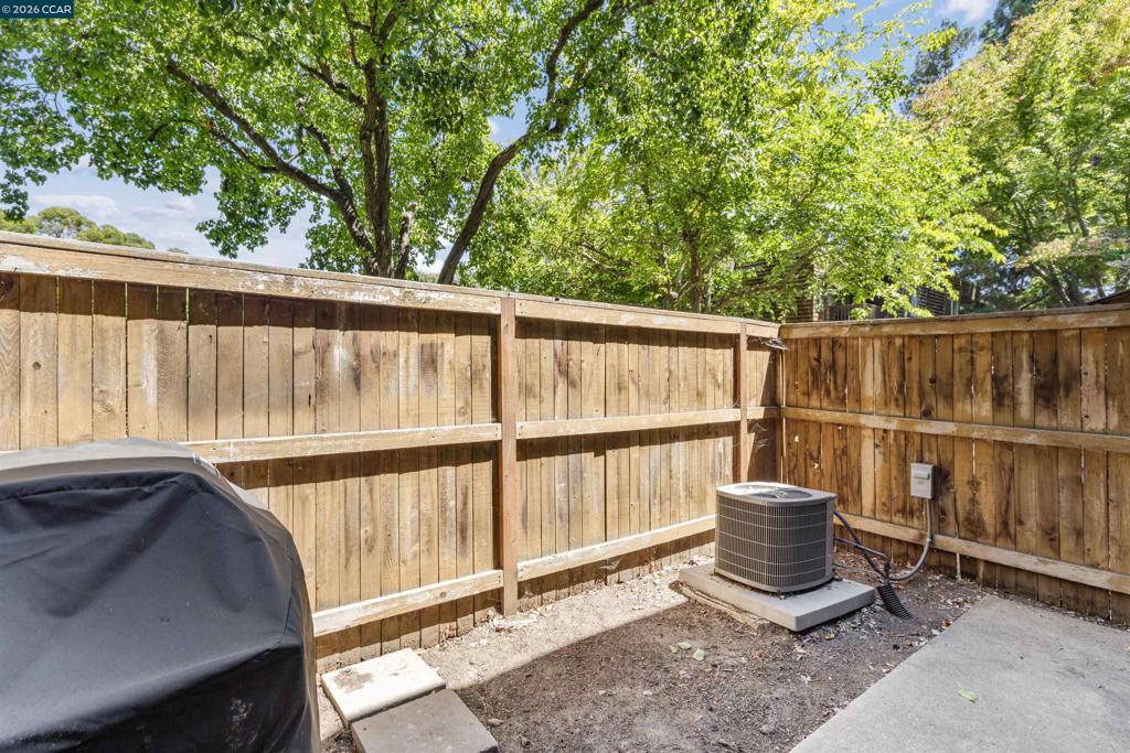 1194 Honey Trail Property Photo 27