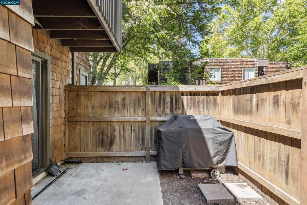 1194 Honey Trail Property Photo 28
