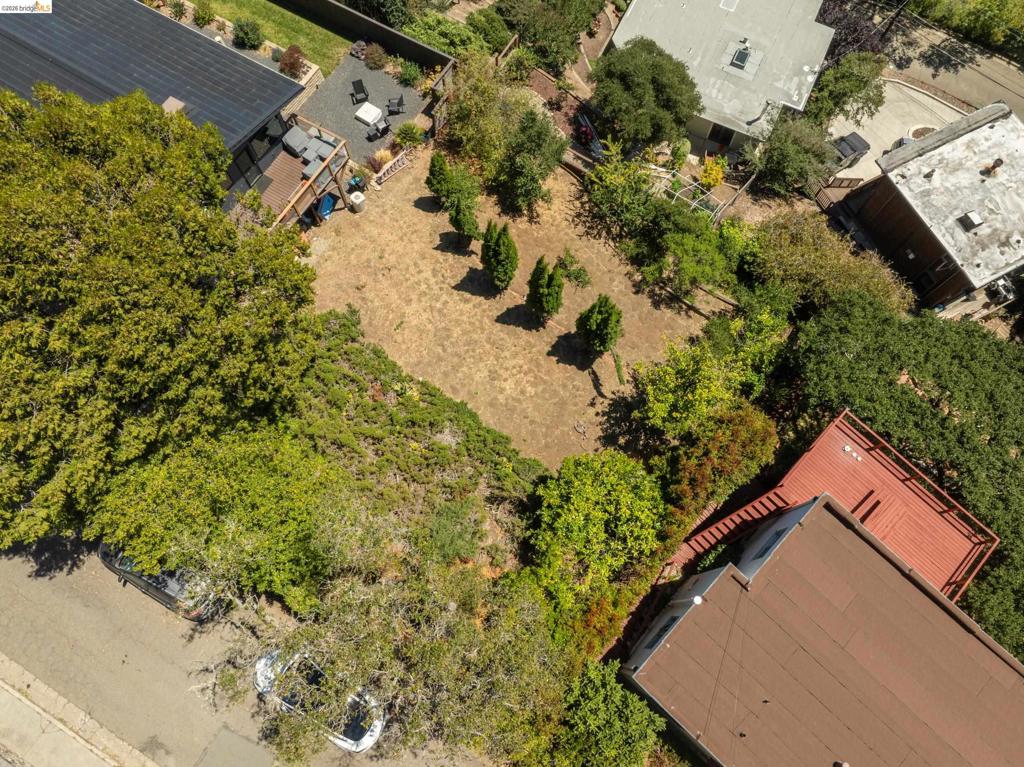 1072 Sterling Ave Property Photo 7