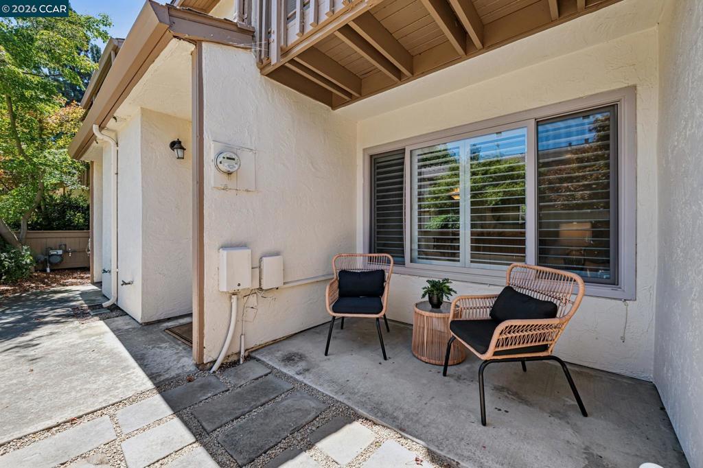 1885 Olmo Way Property Photo 4