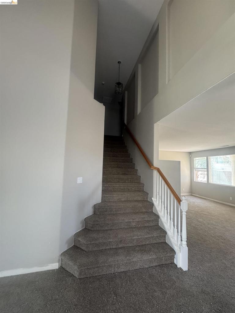 5575 Sunview Ct Property Photo 4