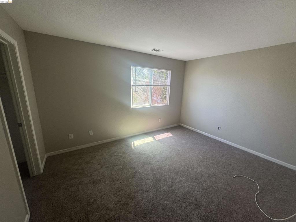 5575 Sunview Ct Property Photo 5