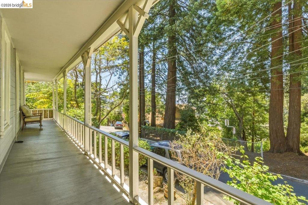 1631 La Vereda Rd Property Photo 4