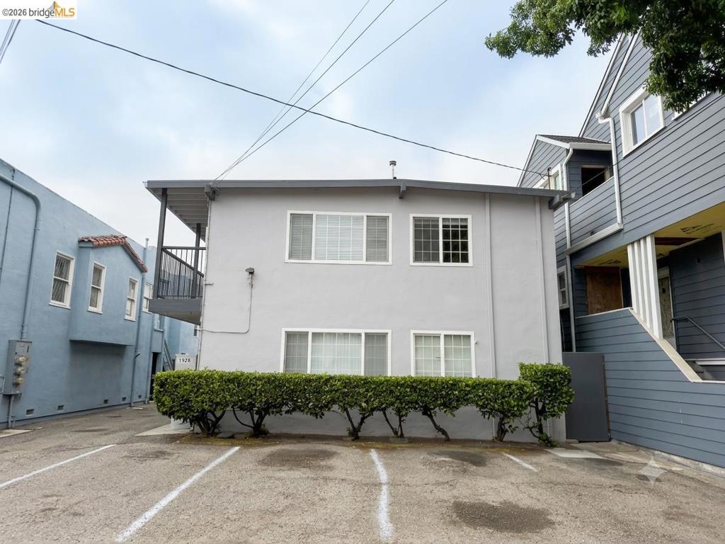 1926 Alcatraz Ave Property Photo 1