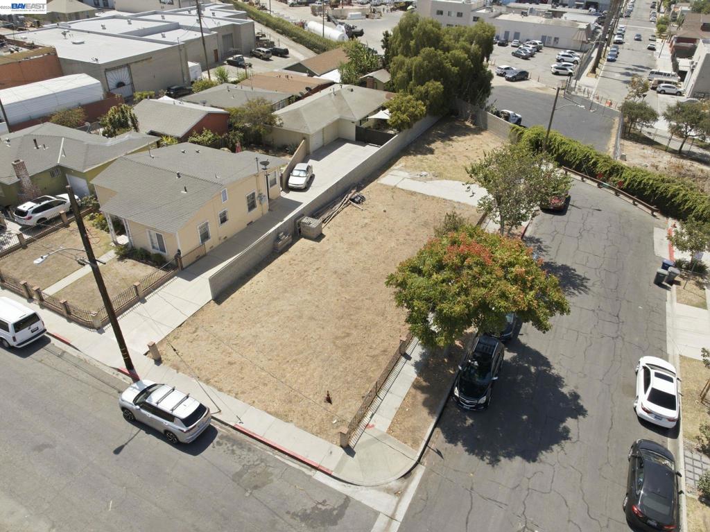 1100 E 23rd St Property Photo 1