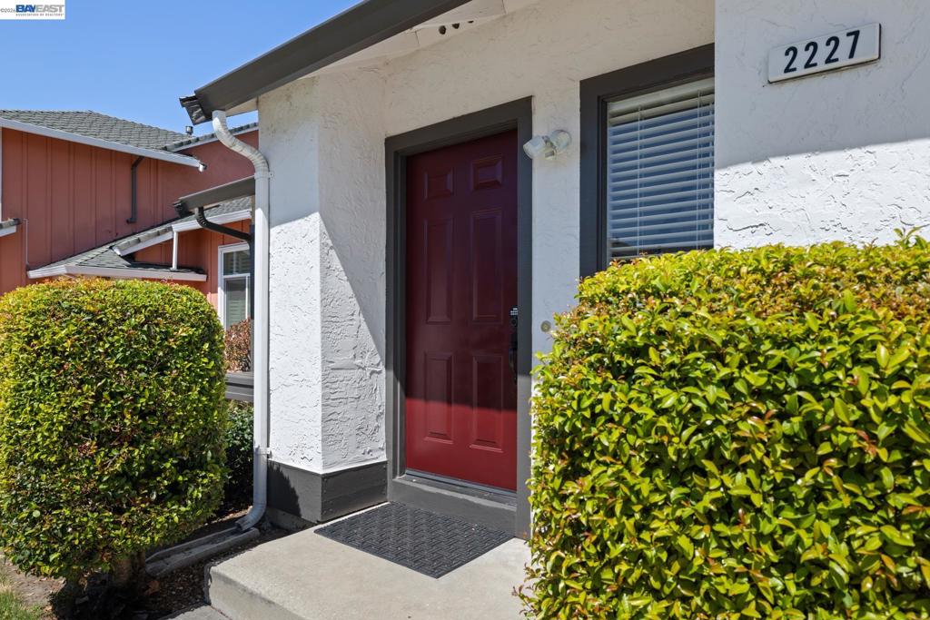 2227 Emerald Hills Cir Property Photo 4