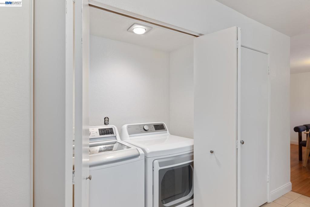 2227 Emerald Hills Cir Property Photo 24