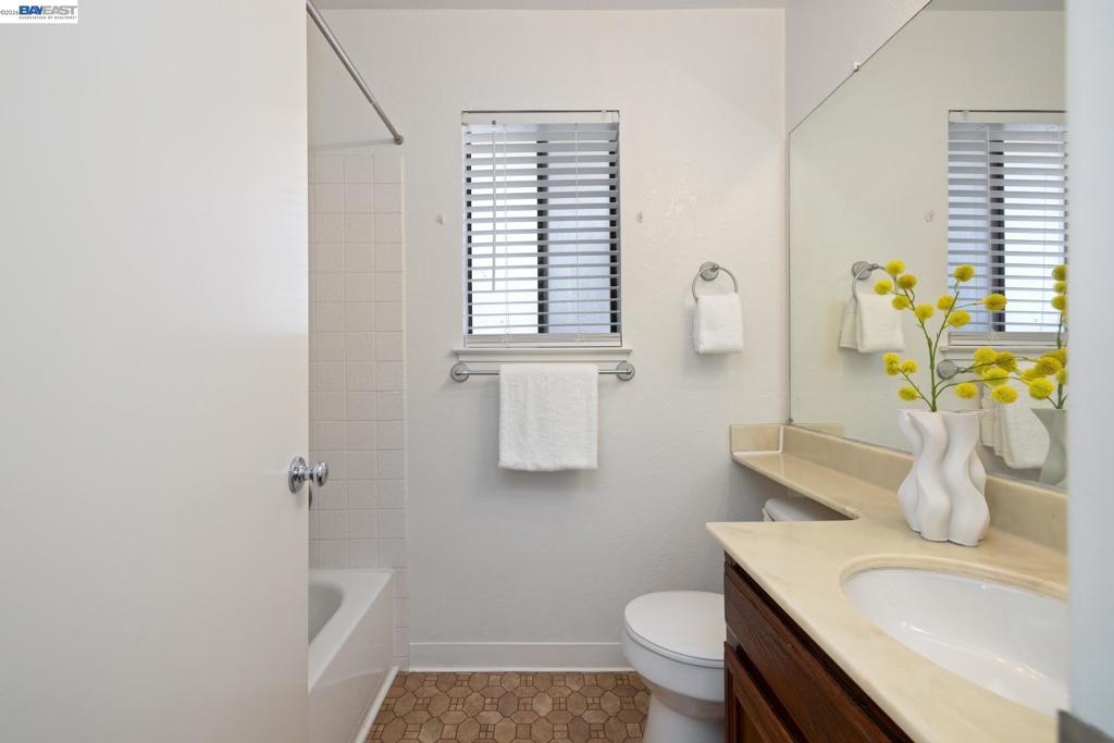 2227 Emerald Hills Cir Property Photo 33