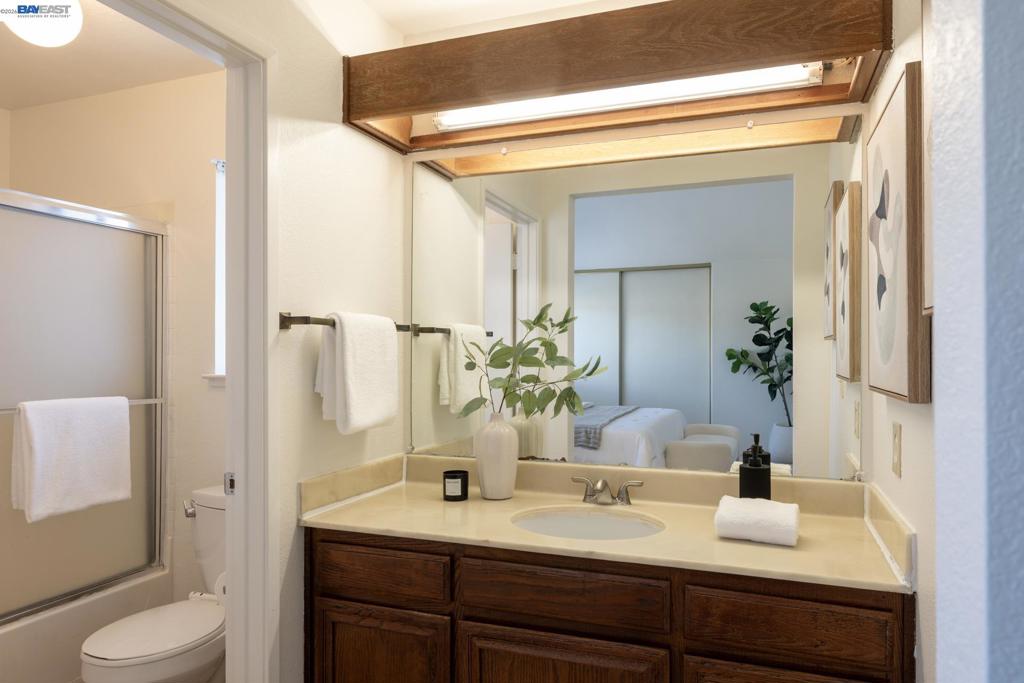 2227 Emerald Hills Cir Property Photo 40