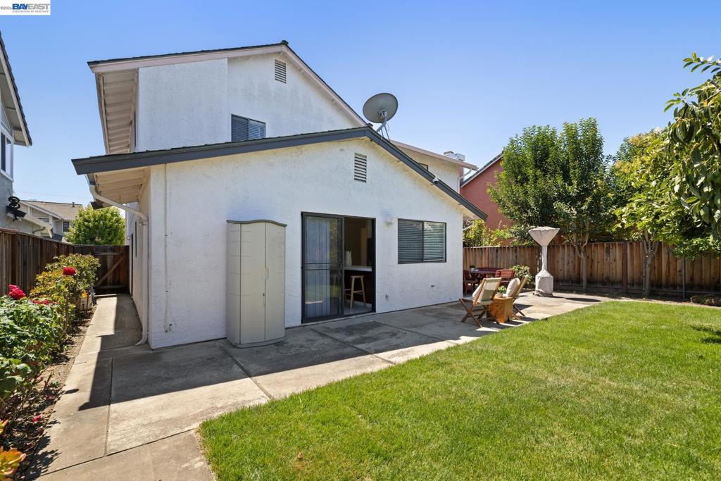 2227 Emerald Hills Cir Property Photo 43