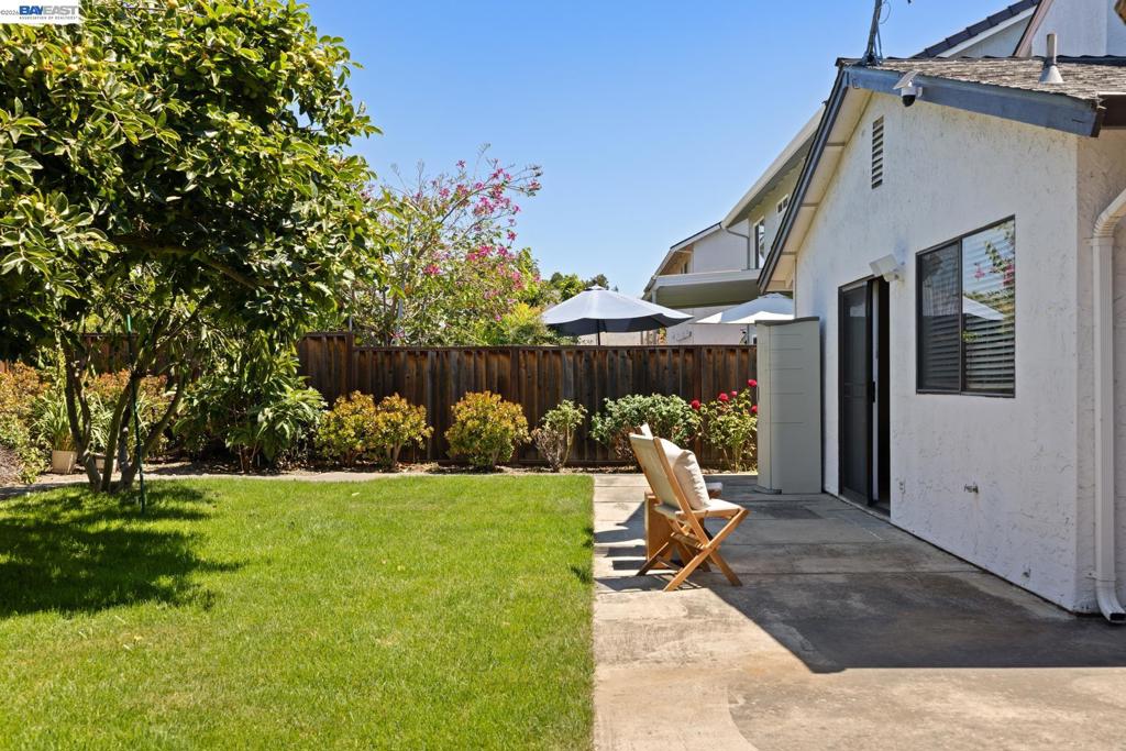 2227 Emerald Hills Cir Property Photo 46