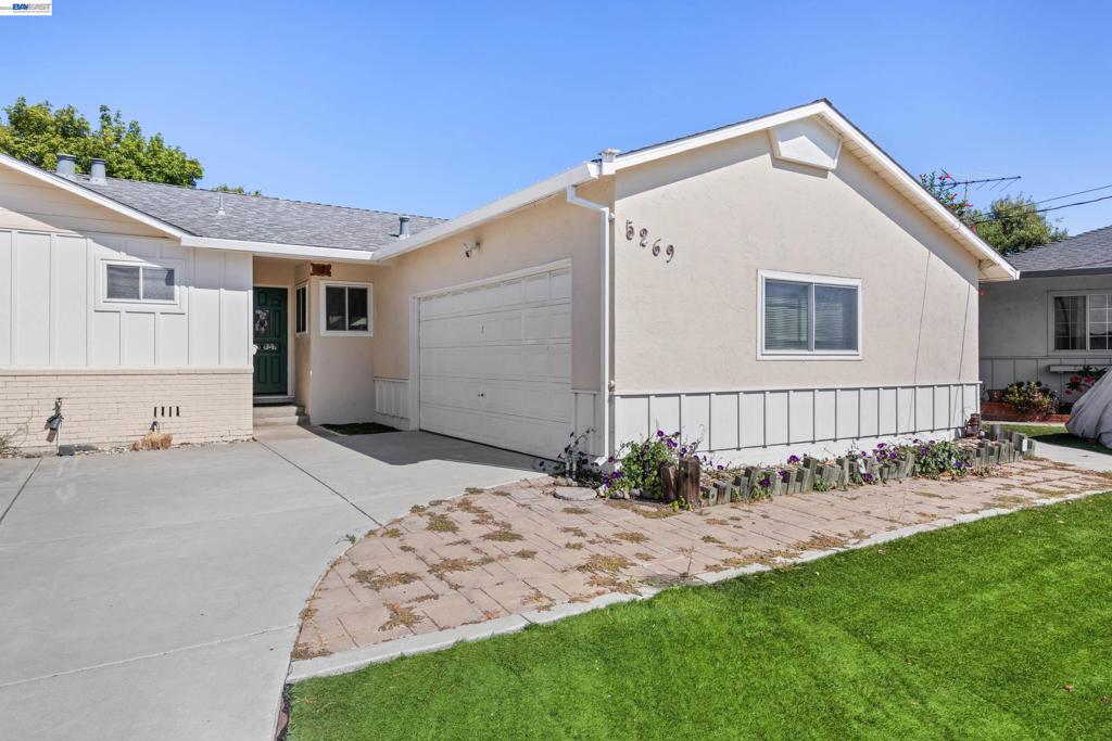 5269 Abbey Ct Property Photo 1