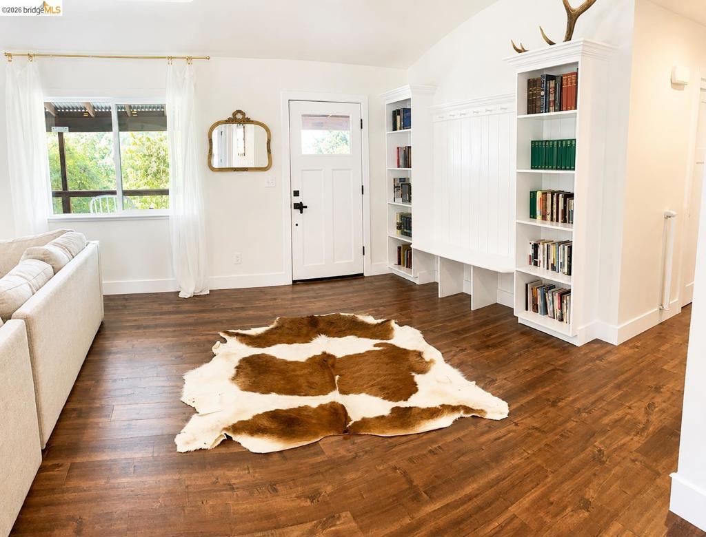 5945 Clements Pl Property Photo 4