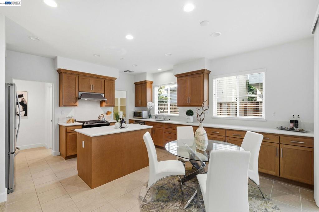 8553 Schooner Way Property Photo 1
