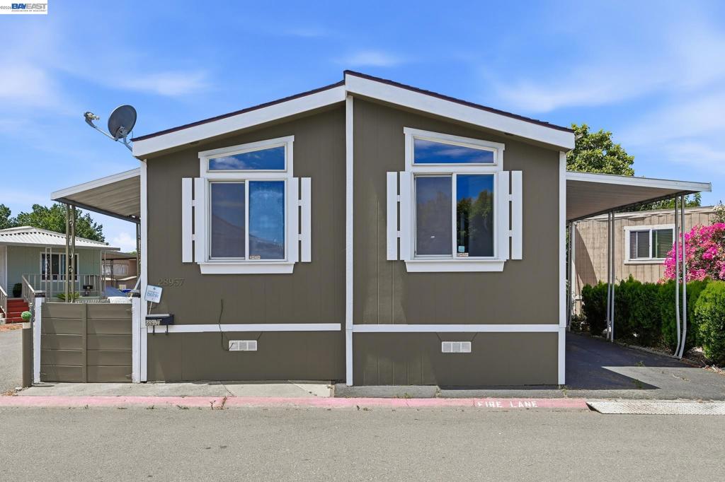 28957 Venus St Property Photo 2