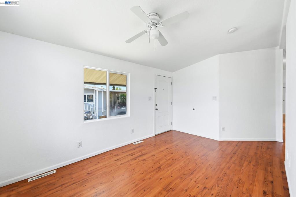 28957 Venus St Property Photo 13