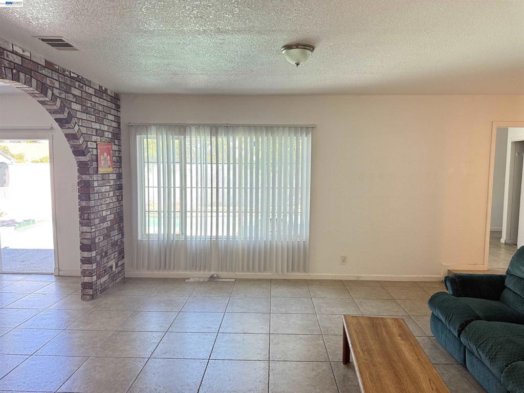 2784 Entrada Cir Property Photo 2