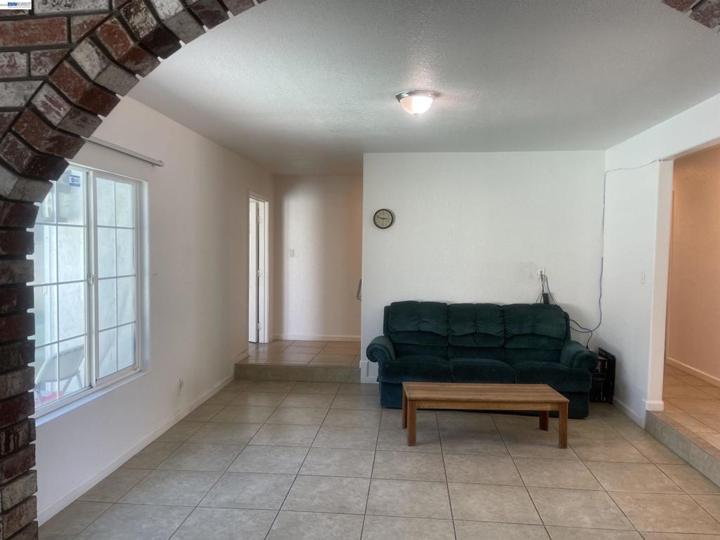 2784 Entrada Cir Property Photo 12