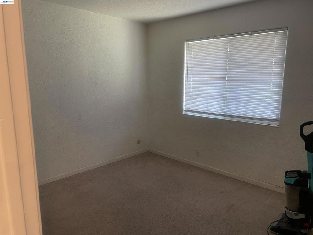 2784 Entrada Cir Property Photo 25
