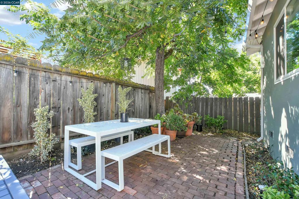 2160 Walnut St Property Photo 19