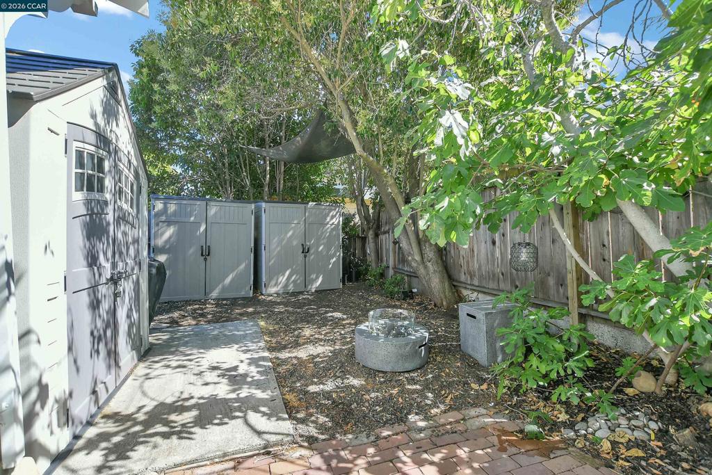 2160 Walnut St Property Photo 20